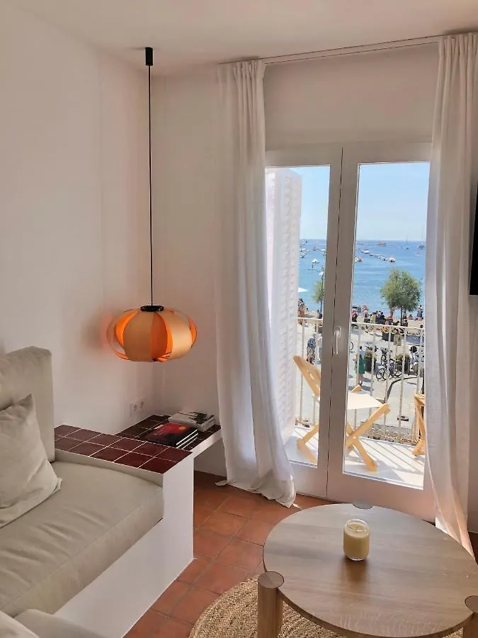 Beachfront Suite In Cadaques Center Hiszpania